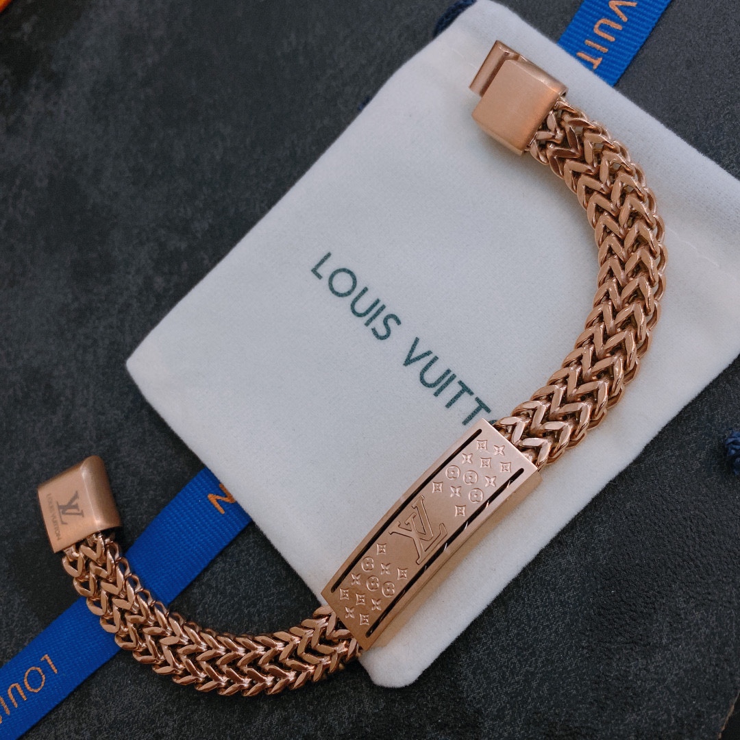 L0vis Vvtt0n Bracelet