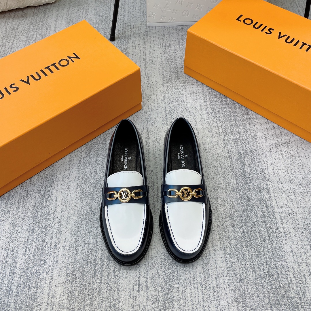 L0vis Vvtt0n Women’s Chess Flat Loafe Black And White For Women LV