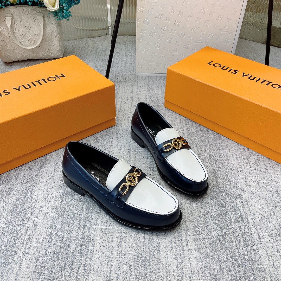 L0vis Vvtt0n Women’s Chess Flat Loafe Black And White For Women LV