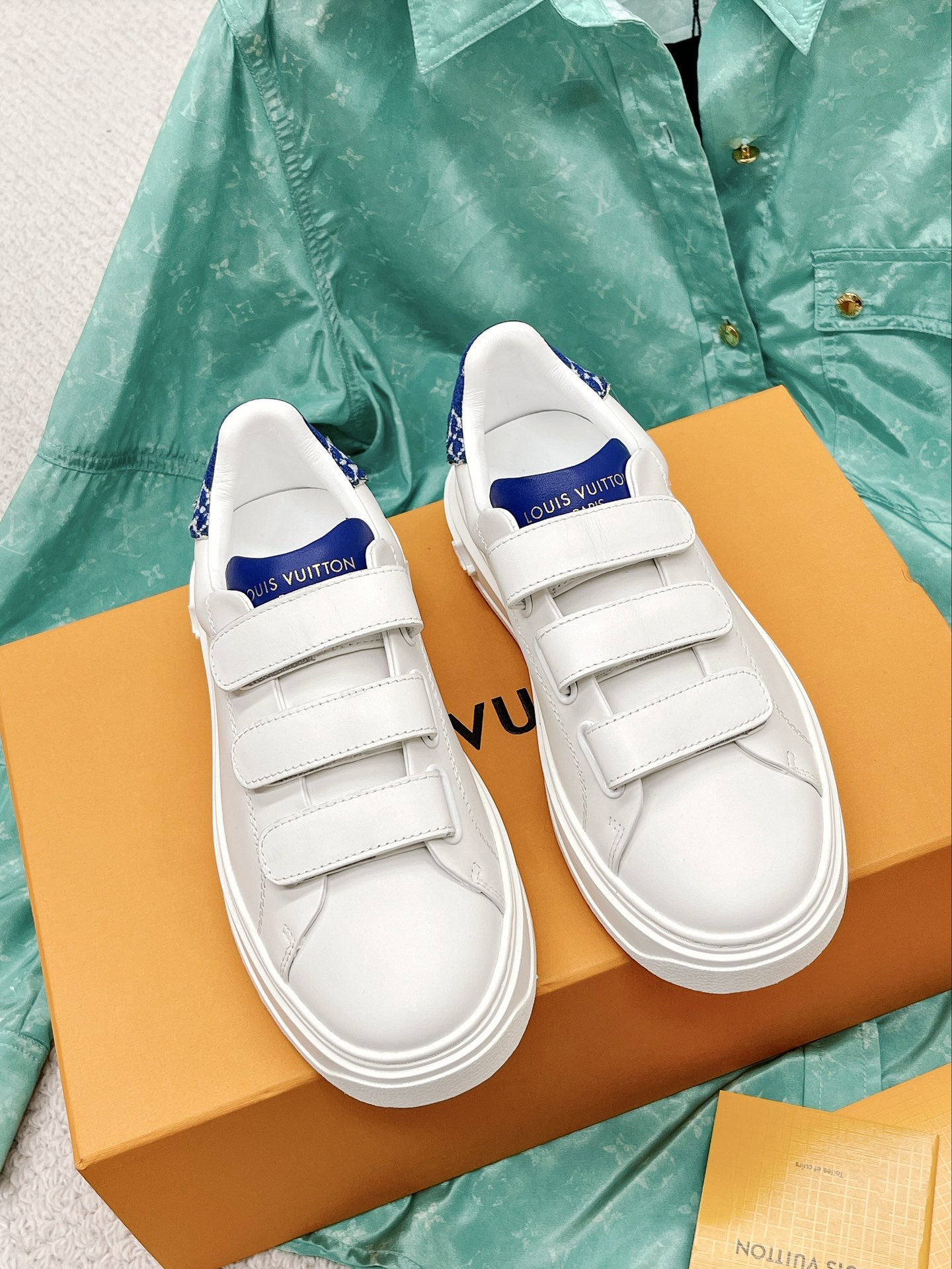 L0vis Vvtt0n Women’s Time Out Sneaker Blue For Women LV 1AADQ0
