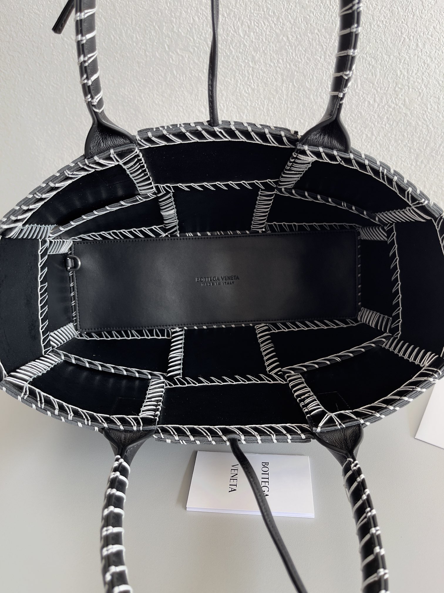 B0tt*ga Ven*ta Small Arco Tote Bag Black, For Women, Women’s Bags 11.8in/30cm