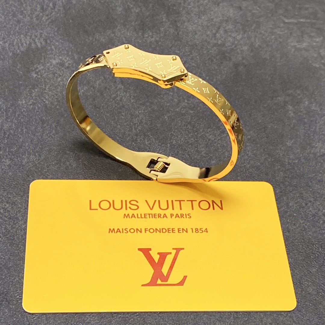 L0vis Vvtt0n Bracelet