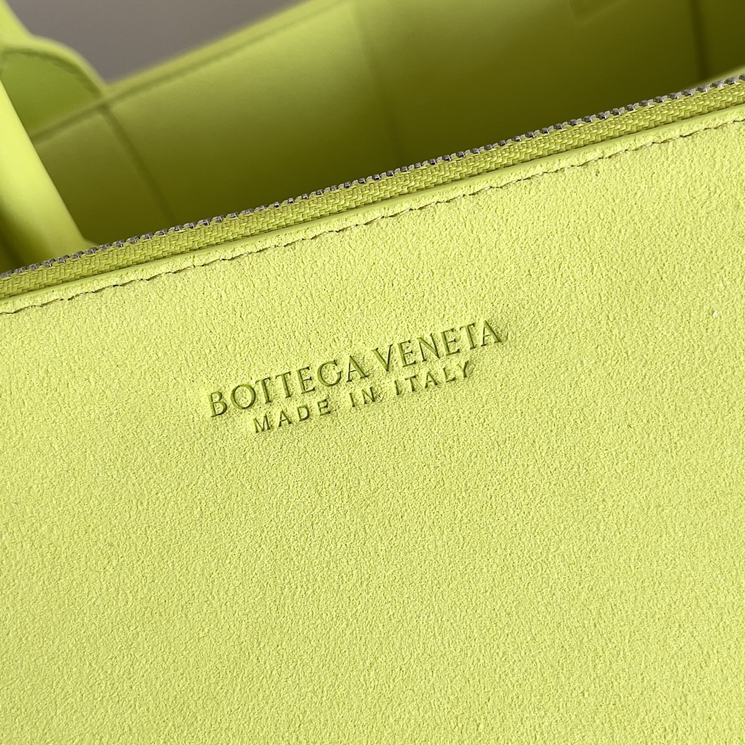 B0tt*ga Ven*ta Large Arco Tote Bag Yellow, For Women, Women’s Bags 18.1in/46cm