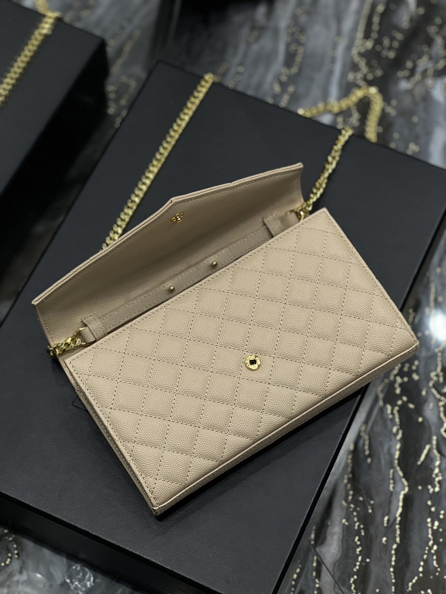 Sa1nt Lau*nt Envelope Small Chain Bag Beige For Women, Women’s Bags 8.6in/22cm Y51