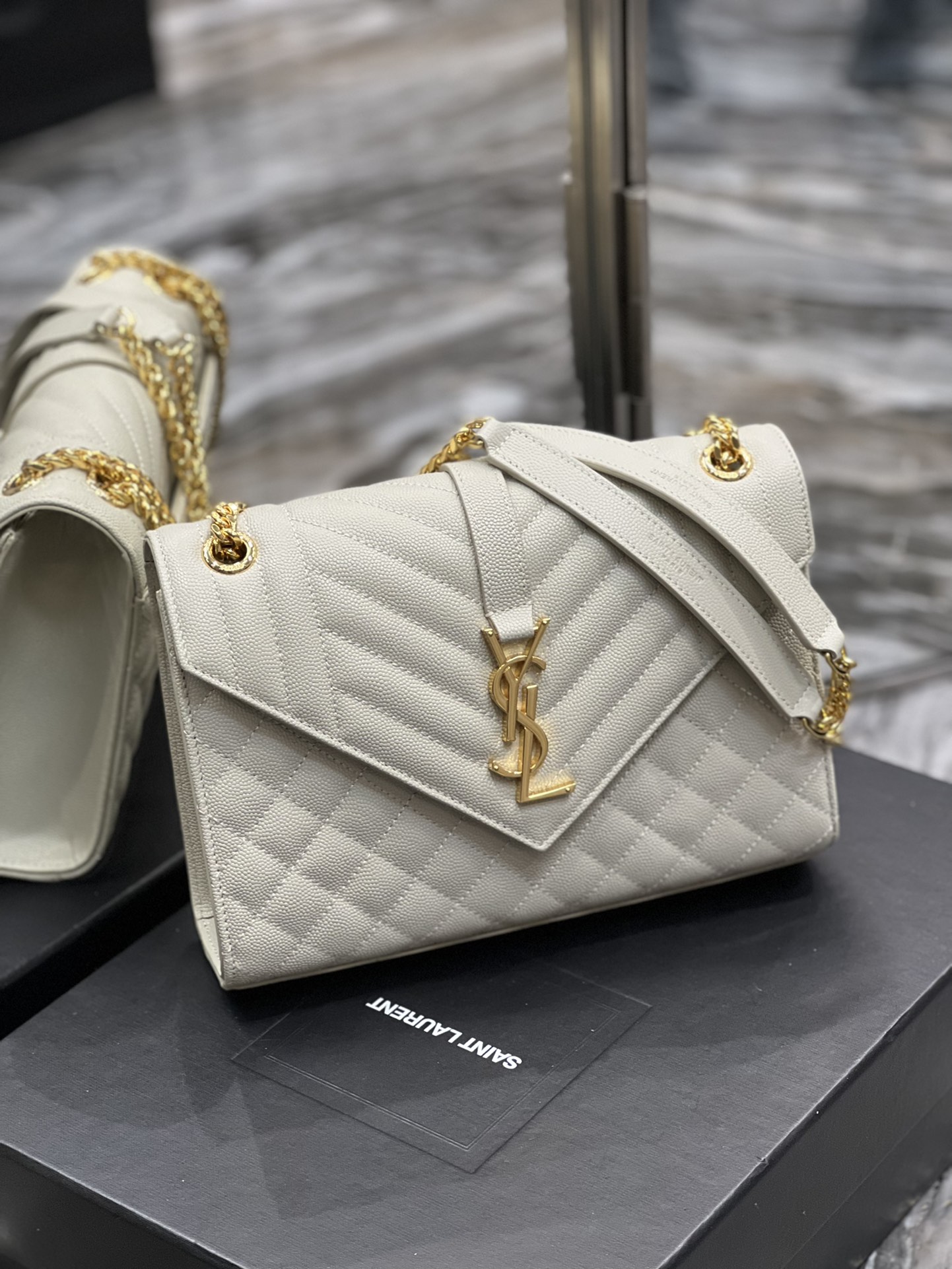 Sa1nt Lau*nt Envelope Medium Chain Bag White For Women, Women’s Bags 9.4in/24cm Y51