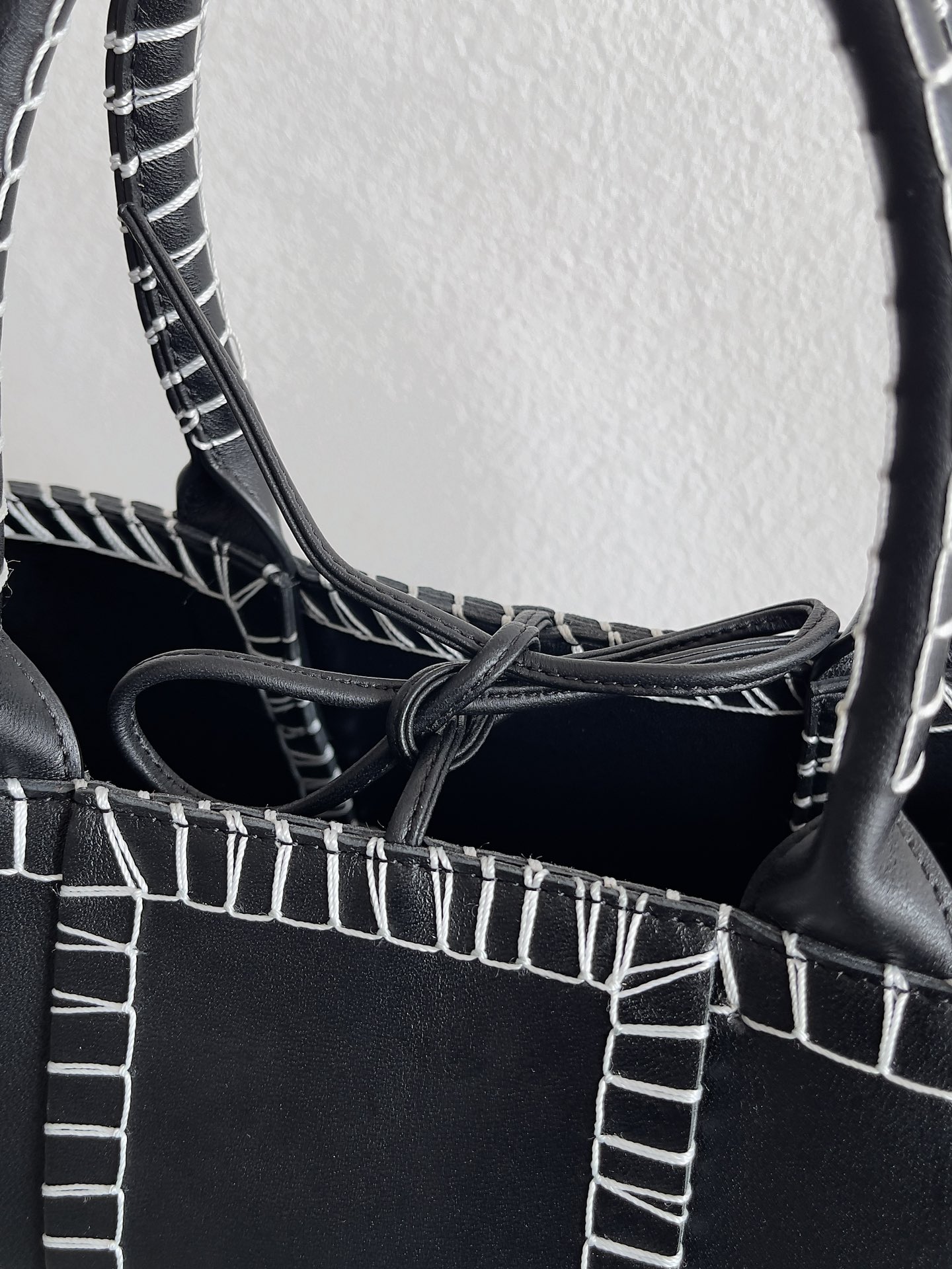 B0tt*ga Ven*ta Small Arco Tote Bag Black, For Women, Women’s Bags 11.8in/30cm