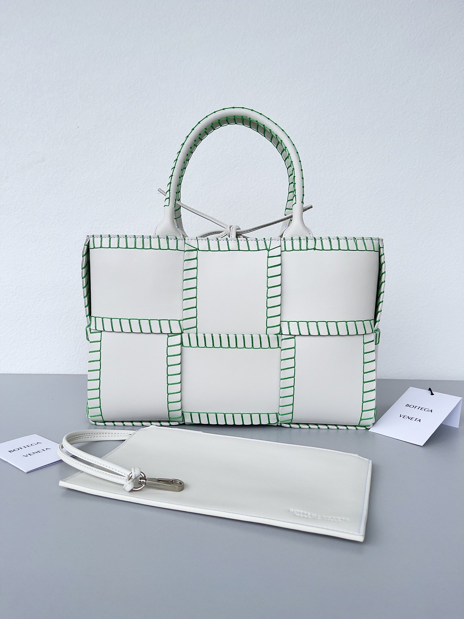 B0tt*ga Ven*ta Small Arco Tote Bag White, For Women, Women’s Bags 11.8in/30cm