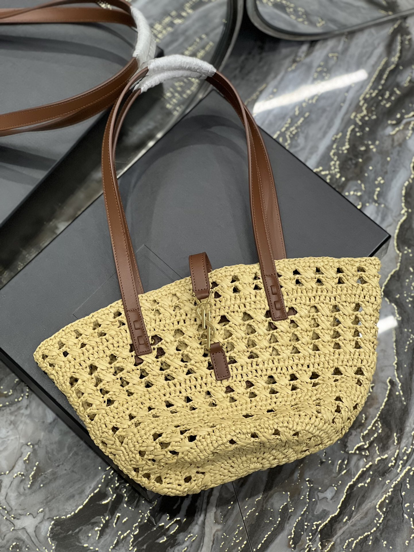 Sa1nt Lau*nt Panier Medium Bag Beige For Women, Women’s Bags 16.5in/42cm Y51